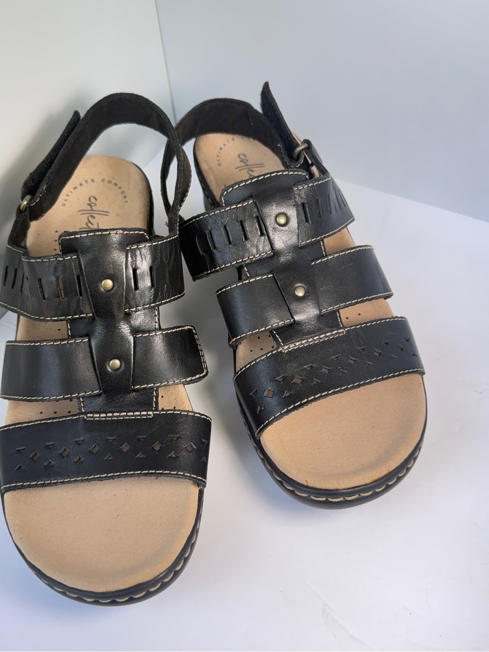 Clarks Collection Women’s Sz 6 Leather Cut Out Sandals Lexi Qwin Black, New